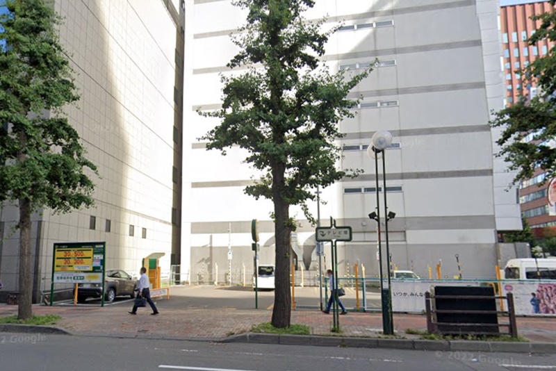 東京ノーストクリニック札幌院　駐車場