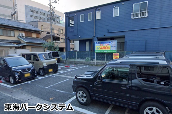 東京ノーストクリニック四日市院の駐車場